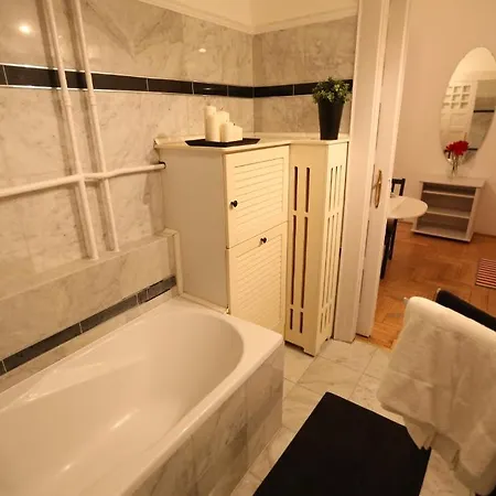 D.five Classic Luxury Apartment